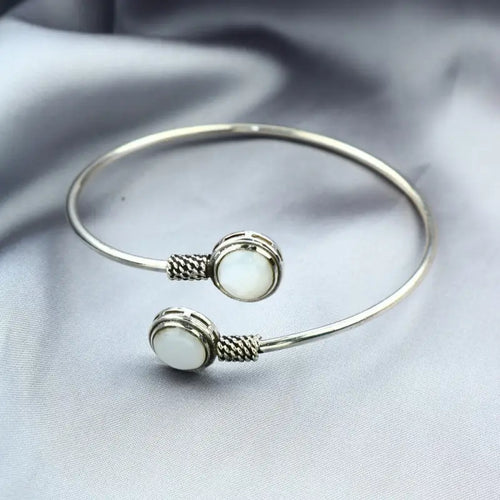 925 Egyptian Silver Bangle Crowned with Mother of Pearl Stone - White - Bangels