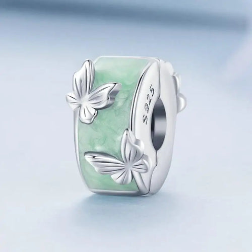 A round butterfly shaped charm - 925 sterling silver - Green