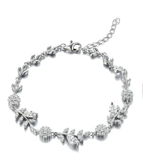 Bracelet Designed With A Leaf Pattern 925 Sterling Silver - Transparent - Bracelets