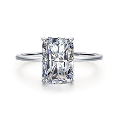925 silver ring with a stunning emerald-cut stone, offering a refined and timeless look.