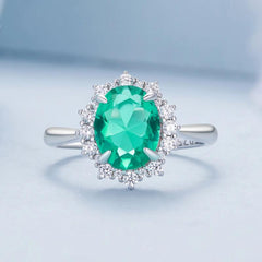 A 925 silver ring set with a beautiful green malachite stone, perfect for lovers of unique gemstones.