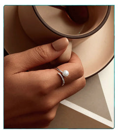 A 925 silver ring showcasing a refined lotus flower design, perfect for adding a touch of elegance to your look.