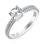 925 sterling silver ring set with a shiny zircon, offering a classic and radiant elegance.