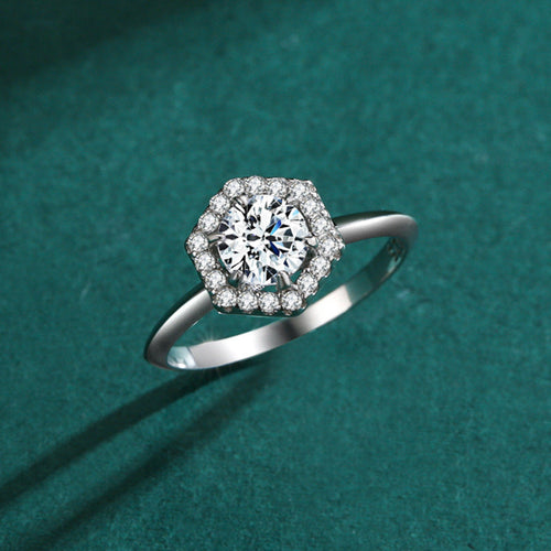 A 925 silver ring featuring a hexagonal zircon, perfect for those who appreciate contemporary design.