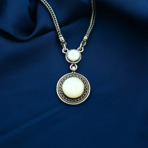 925 Silver Women Necklace Crowned with Pearl Stone - White - NECKLACES